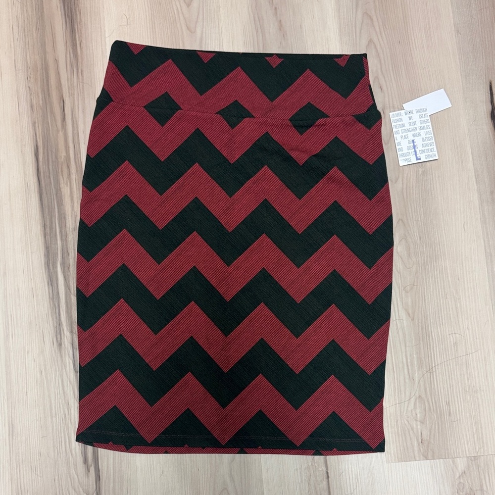 LuLaRoe Cassie Skirt, L Chevron Patterned Red and Black Skirt